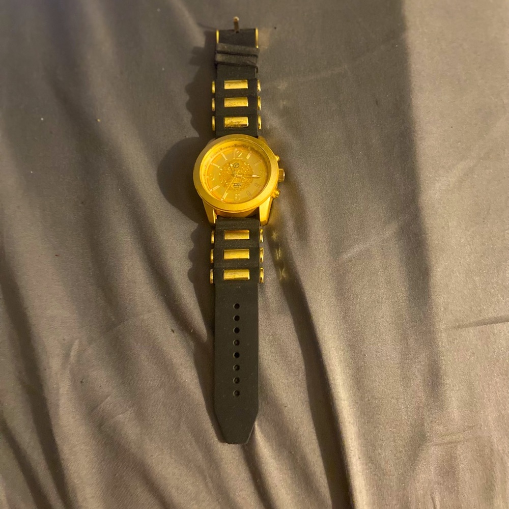 Techno pave men watch.